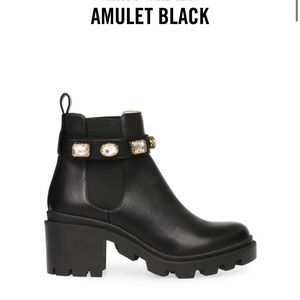 NWOB STEVE MADDEN AMULET BLACK COMBAT BOOT